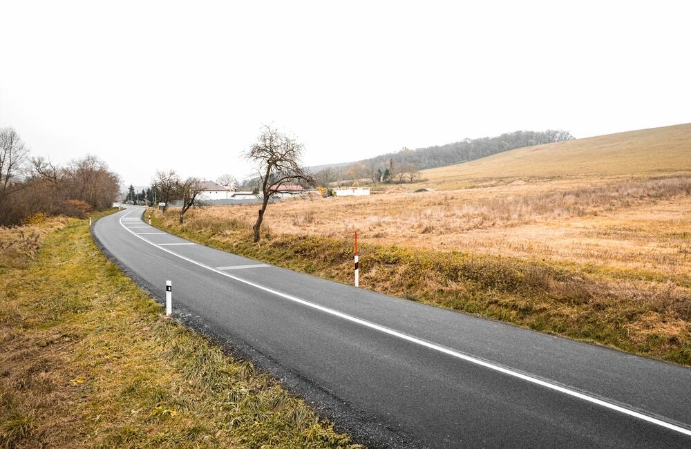 FOTO: Vynovená cesta v obci Čičava, foto 3