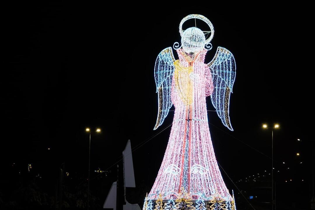 FOTO: Vianočná výzdoba v Poprade teší detí i dospelých, foto 7