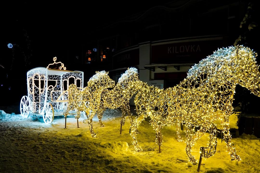 FOTO: Vianočná výzdoba v Poprade teší detí i dospelých, foto 14