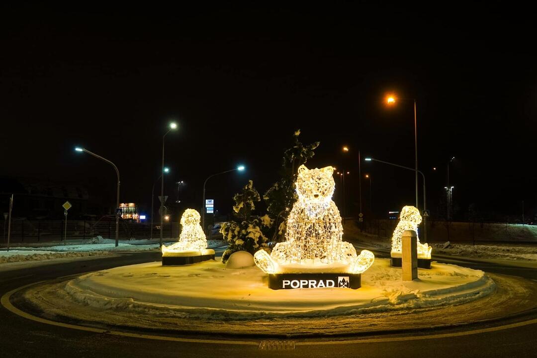 FOTO: Vianočná výzdoba v Poprade teší detí i dospelých, foto 17