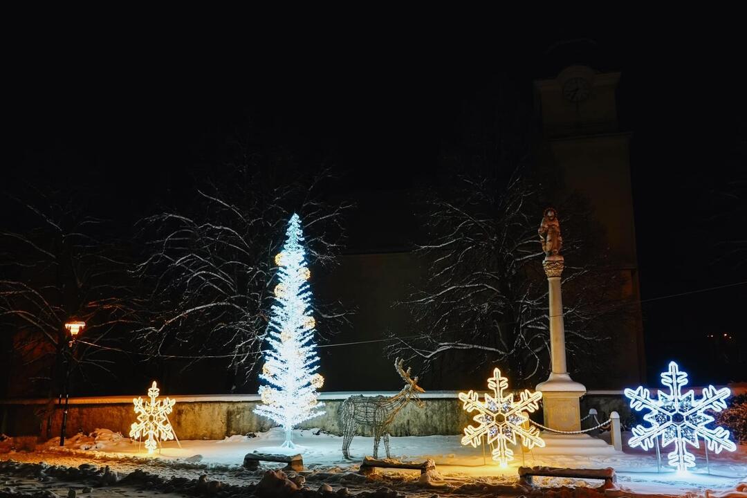 FOTO: Vianočná výzdoba v Poprade teší detí i dospelých, foto 21