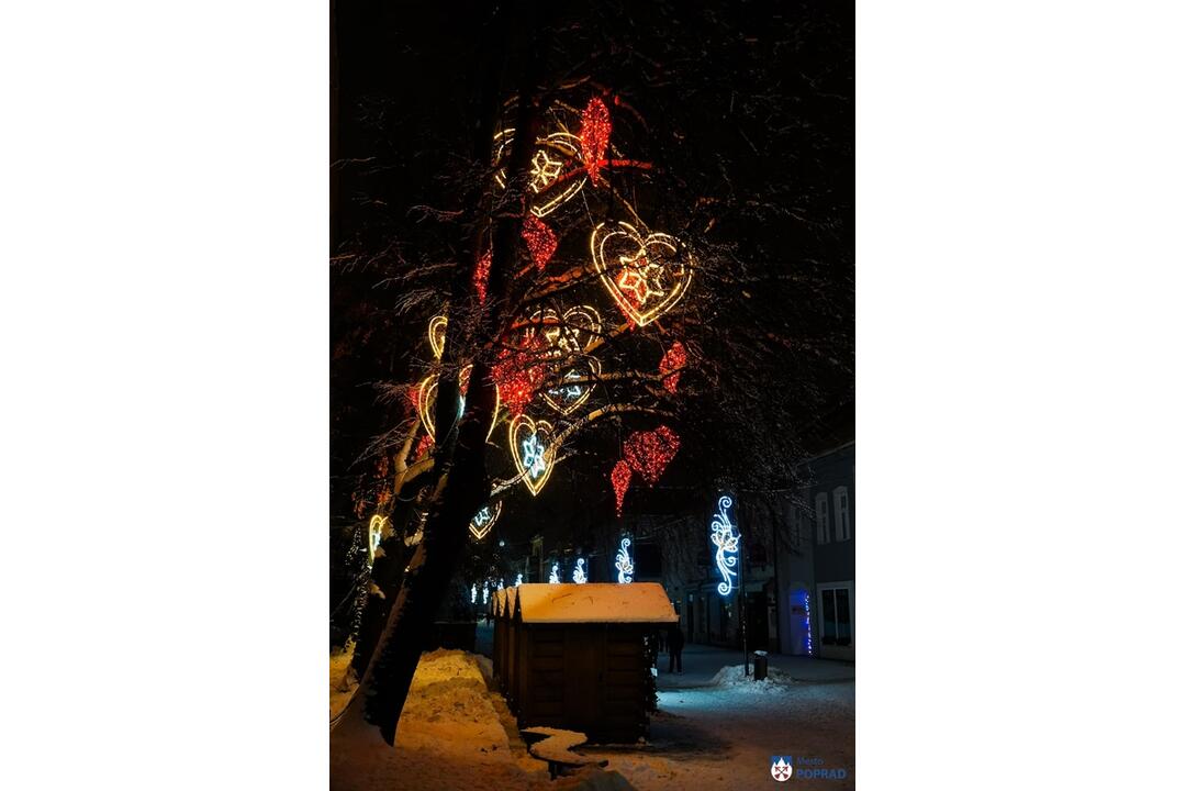 FOTO: Vianočná výzdoba v Poprade teší detí i dospelých, foto 25