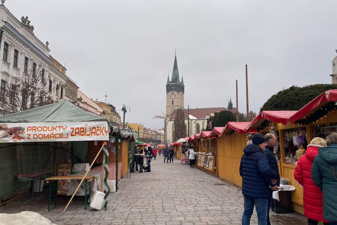 FOTO: Pozrite si, ako vyzerajú tohtoročné vianočné trhy v Prešove, foto 4