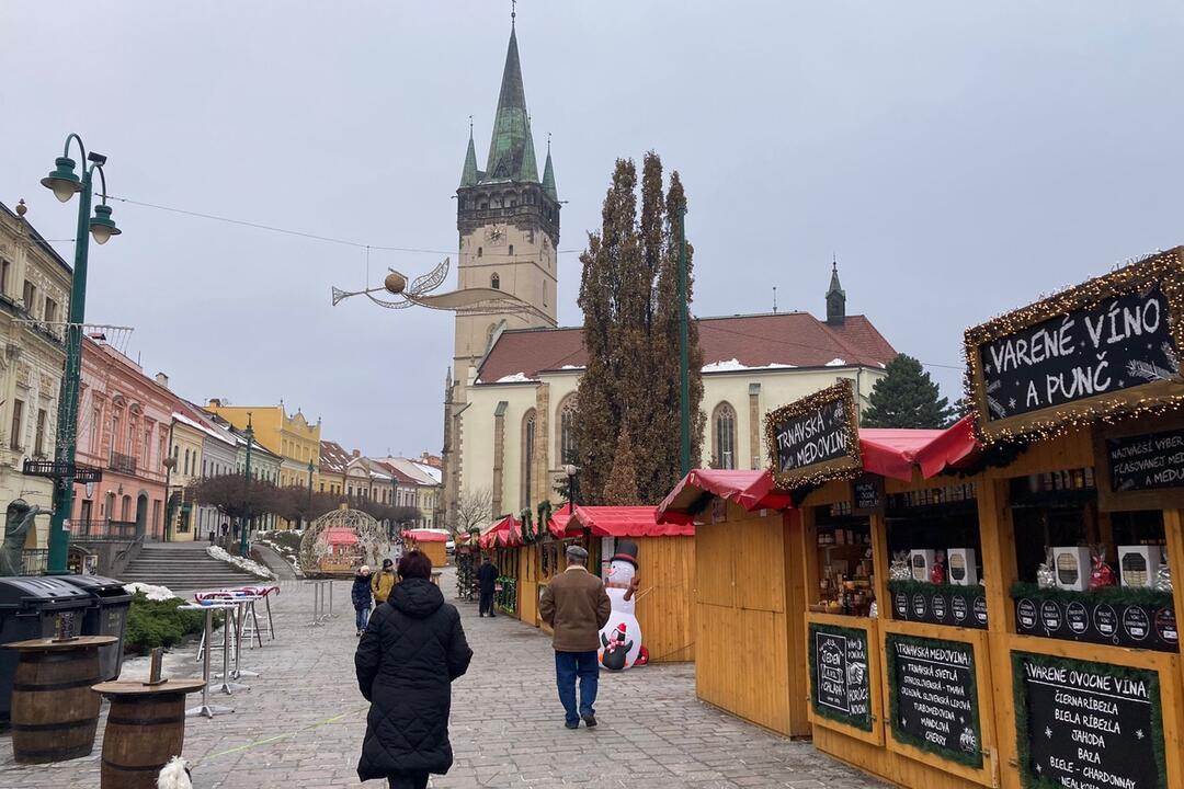 FOTO: Pozrite si, ako vyzerajú tohtoročné vianočné trhy v Prešove, foto 9