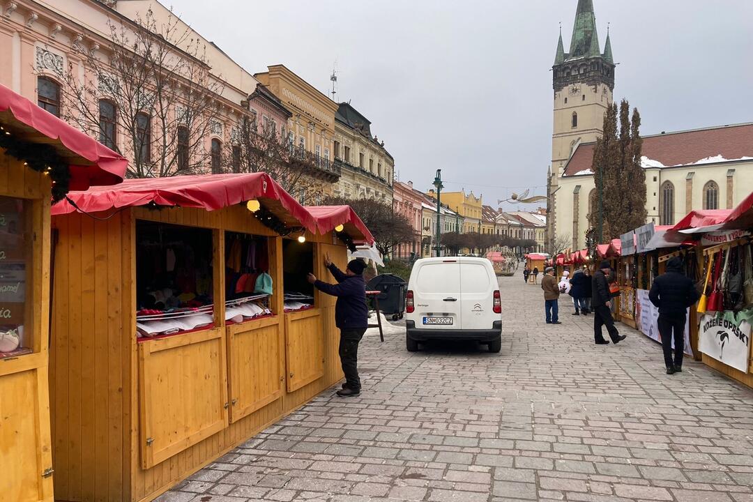 FOTO: Pozrite si, ako vyzerajú tohtoročné vianočné trhy v Prešove, foto 10