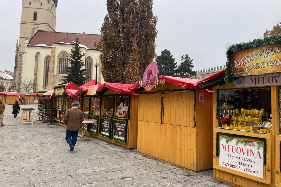 FOTO: Pozrite si, ako vyzerajú tohtoročné vianočné trhy v Prešove, foto 16