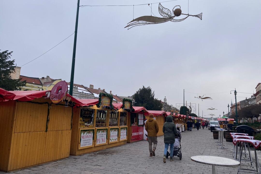 FOTO: Pozrite si, ako vyzerajú tohtoročné vianočné trhy v Prešove, foto 17