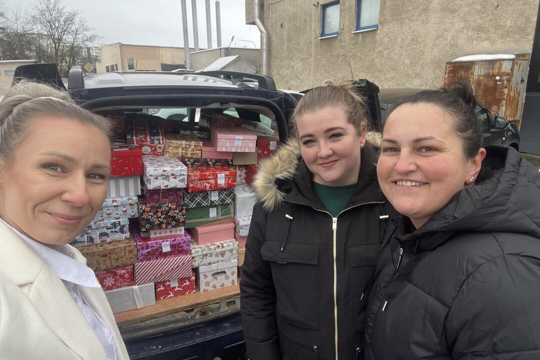 FOTO: V Starej Ľubovni vyzbierali vyše 700 vianočných krabičiek pre seniorov, foto 8