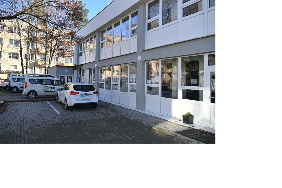 FOTO: Slovenský Červený kríž v Humennom sa presťahoval do nových priestorov, foto 1