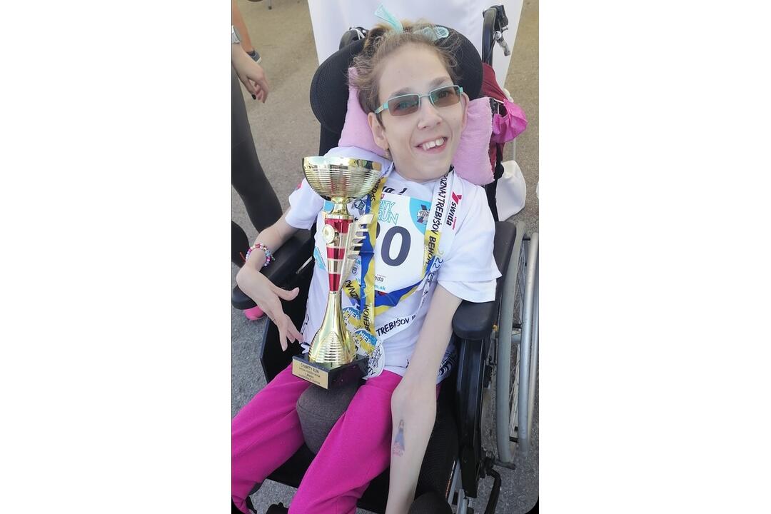 FOTO: Ťažko zdravotne postihnutá Katka zdoláva so svojou mamou Ľubkou bežecké výzvy, foto 17