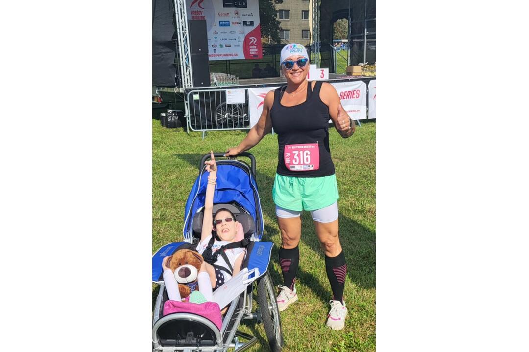 FOTO: Ťažko zdravotne postihnutá Katka zdoláva so svojou mamou Ľubkou bežecké výzvy, foto 21