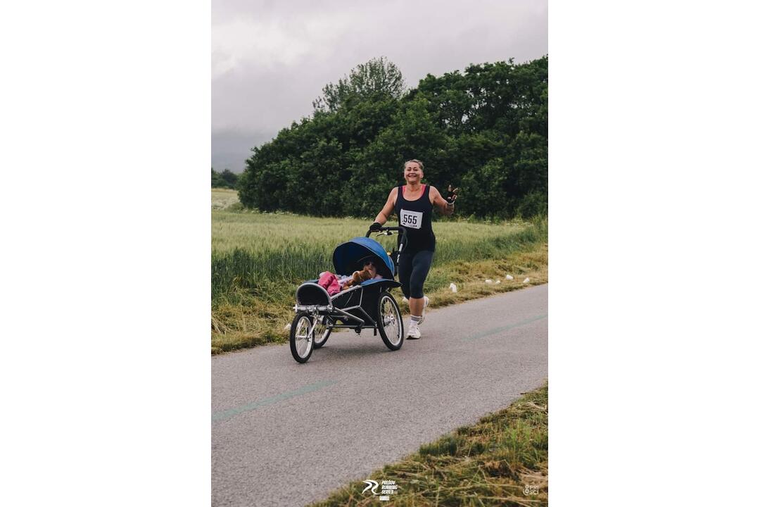 FOTO: Ťažko zdravotne postihnutá Katka zdoláva so svojou mamou Ľubkou bežecké výzvy, foto 23