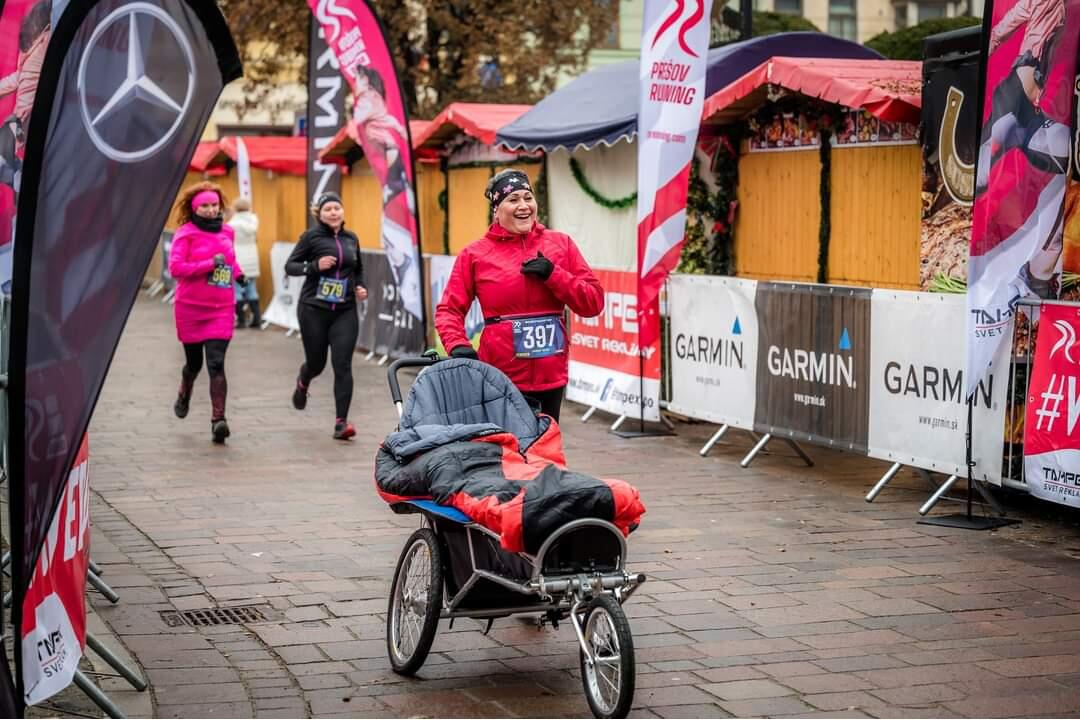 FOTO: Ťažko zdravotne postihnutá Katka zdoláva so svojou mamou Ľubkou bežecké výzvy, foto 26
