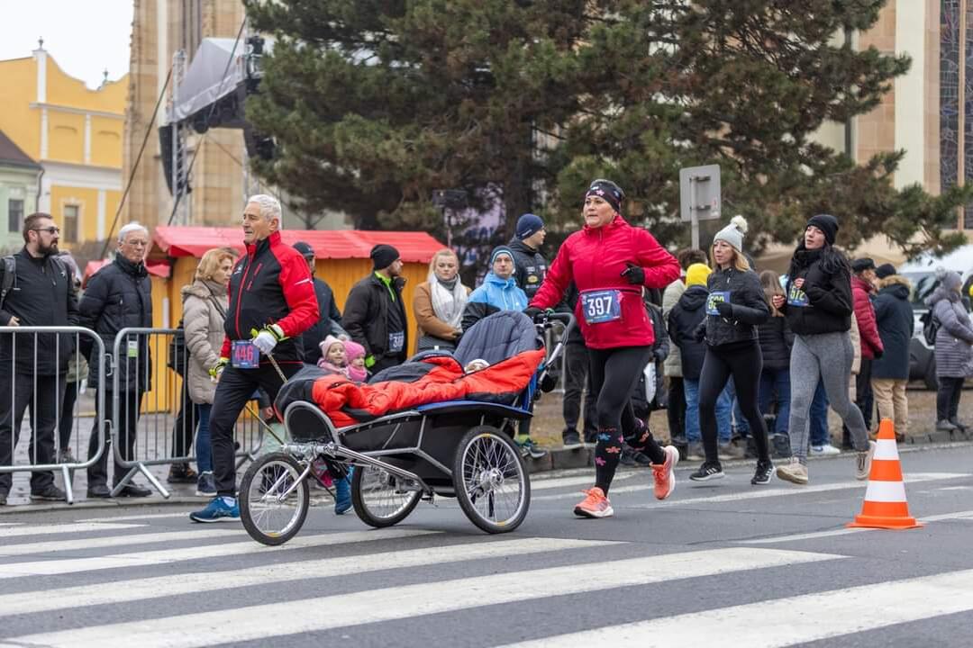 FOTO: Ťažko zdravotne postihnutá Katka zdoláva so svojou mamou Ľubkou bežecké výzvy, foto 28