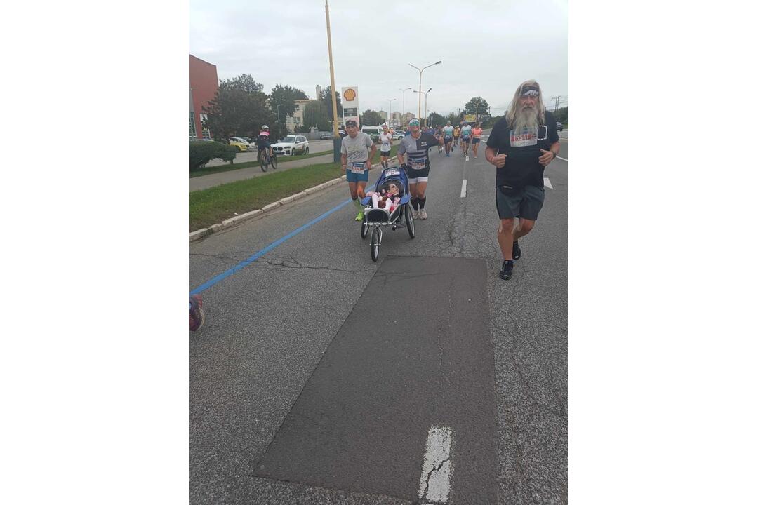 FOTO: Ťažko zdravotne postihnutá Katka zdoláva so svojou mamou Ľubkou bežecké výzvy, foto 38