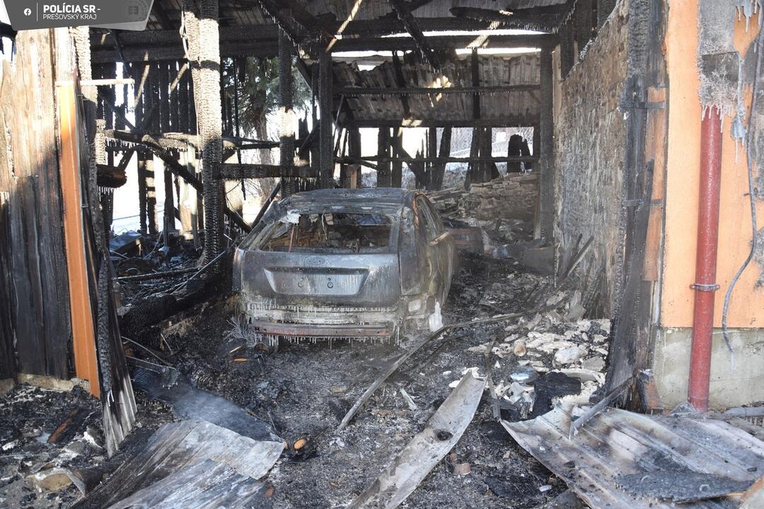 FOTO: V obci Pusté Pole došlo k požiaru, foto 1