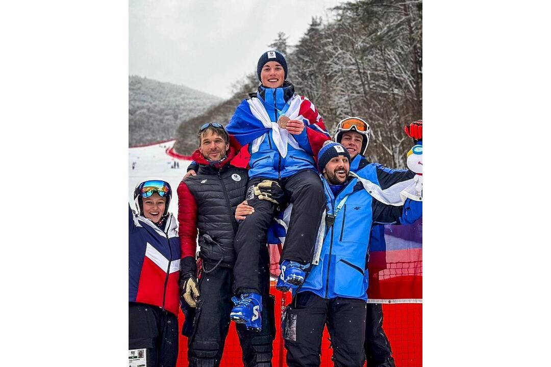 FOTO: Andrej Barnáš získal bronz v zjazdovom lyžovaní, foto 1