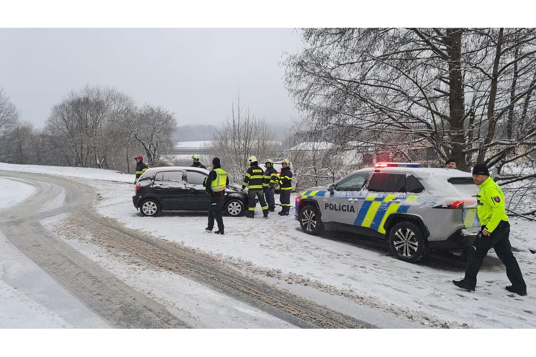 FOTO: V Bardejove došlo v rovnakom úseku už k tretej dopravnej nehode, foto 5