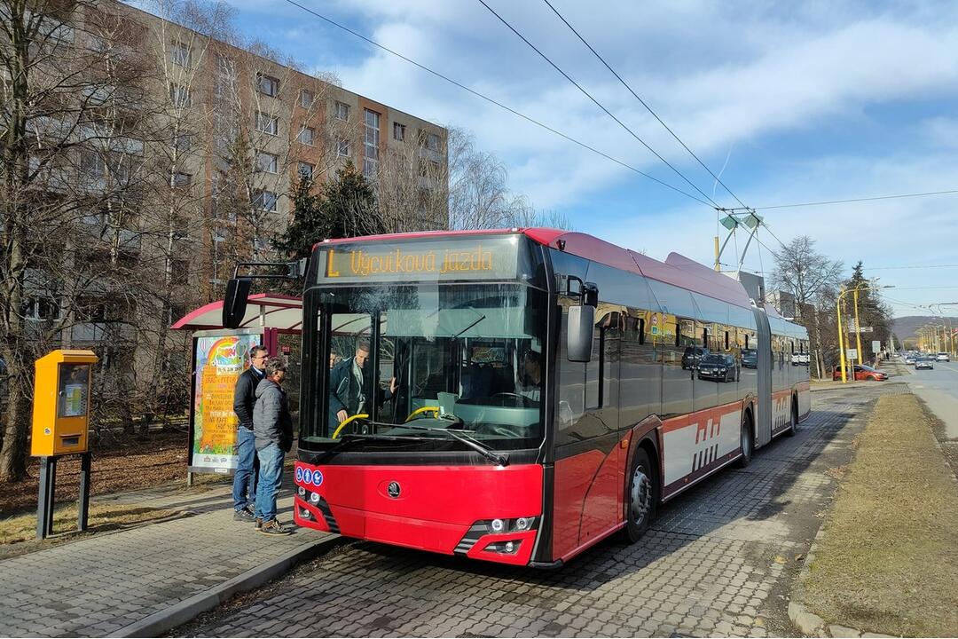 FOTO: Parciálne trolejbusy v uliciach Prešova, foto 3