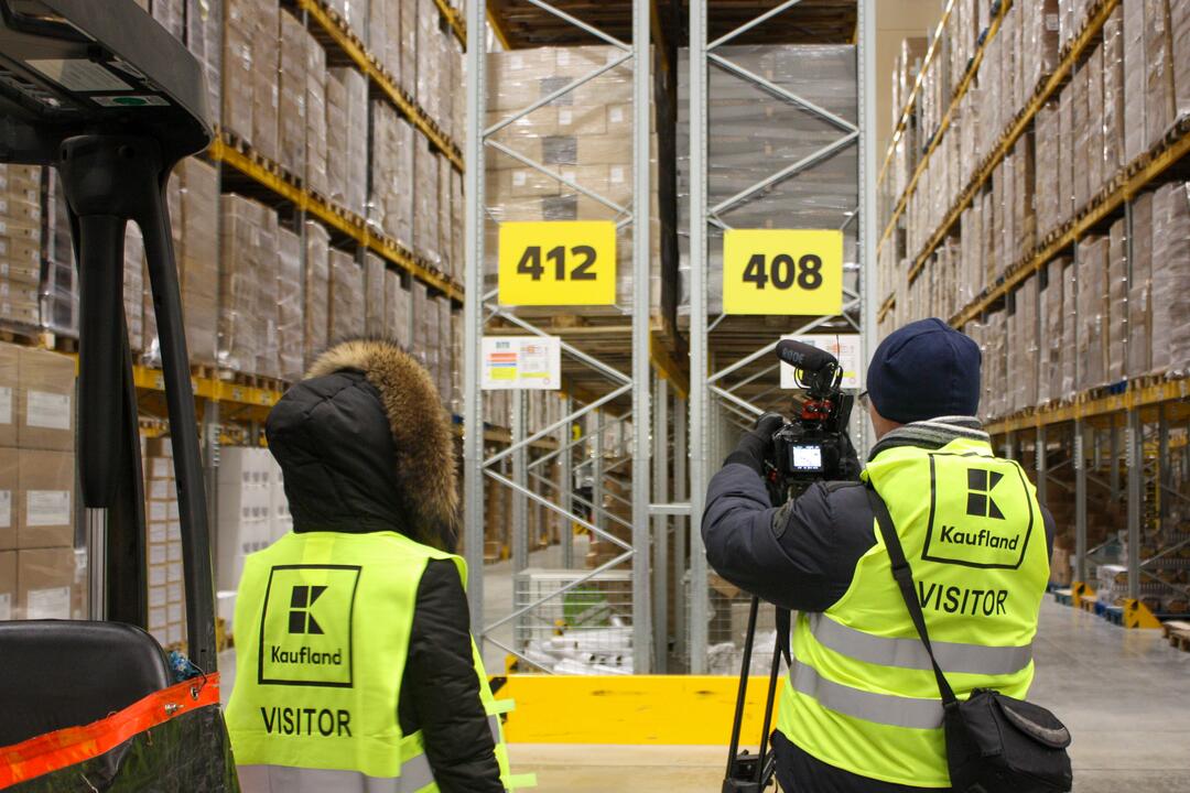 FOTO: Odkiaľ prichádzajú vaše potraviny? Navštívili sme centrálny sklad Kauflandu, foto 3