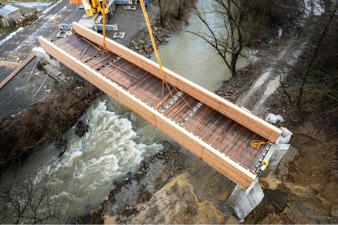 FOTO: V Stakčíne bola osadená 24-metrová cyklolávka, foto 2