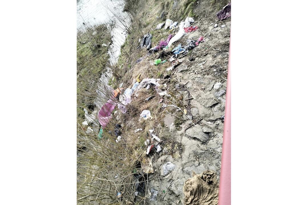 FOTO: Nelegálna skládka pri Toryse v Prešove, foto 2
