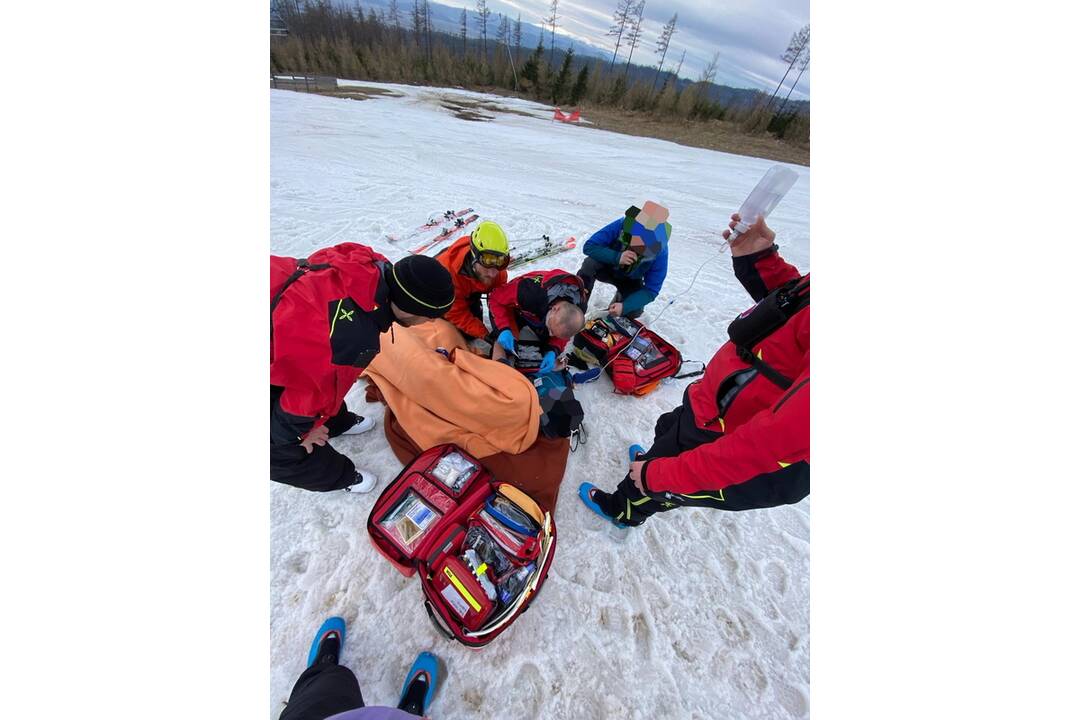 FOTO:  Na Štarte skolaboval skialpinista, foto 3