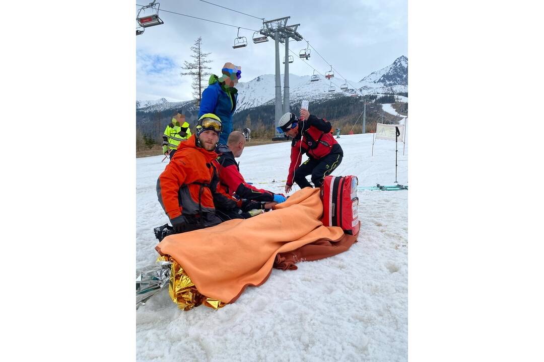 FOTO:  Na Štarte skolaboval skialpinista, foto 4