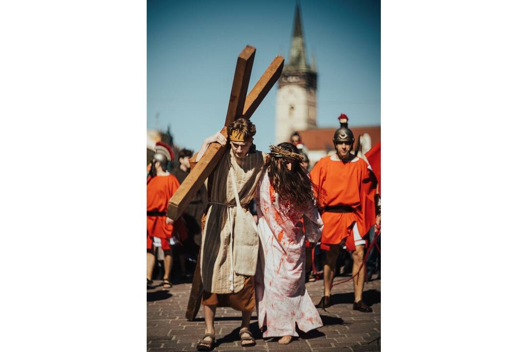 FOTO: Fotograf zachytil Krížovú cestu v Prešove, foto 9