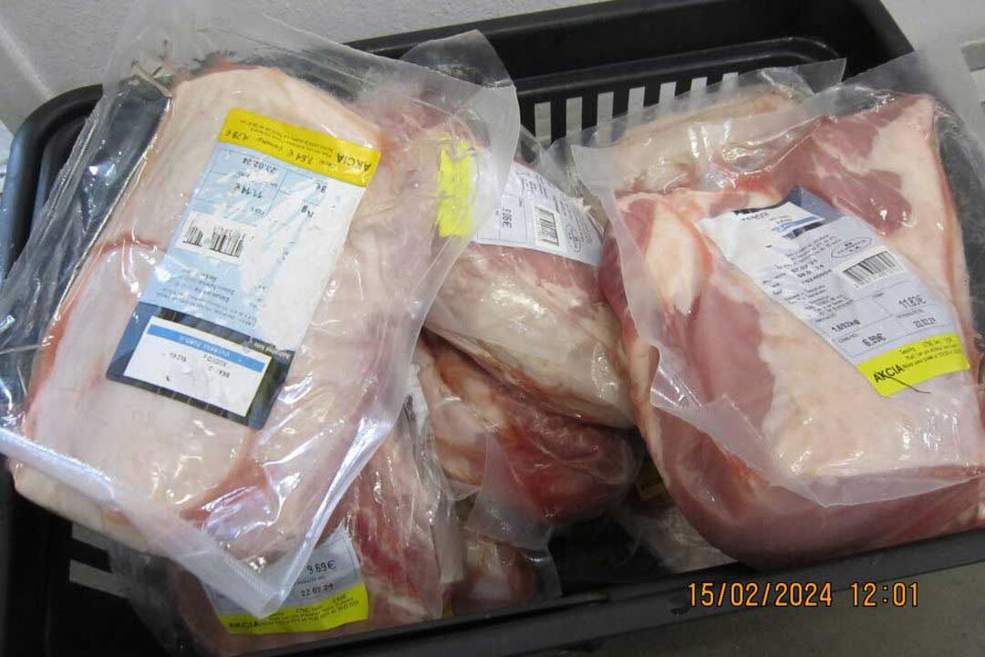 FOTO: Pleseň, exkrementy od hlodavcov aj potraviny po záruke. Toto sú najčastejšie nedostatky prevádzok, foto 5