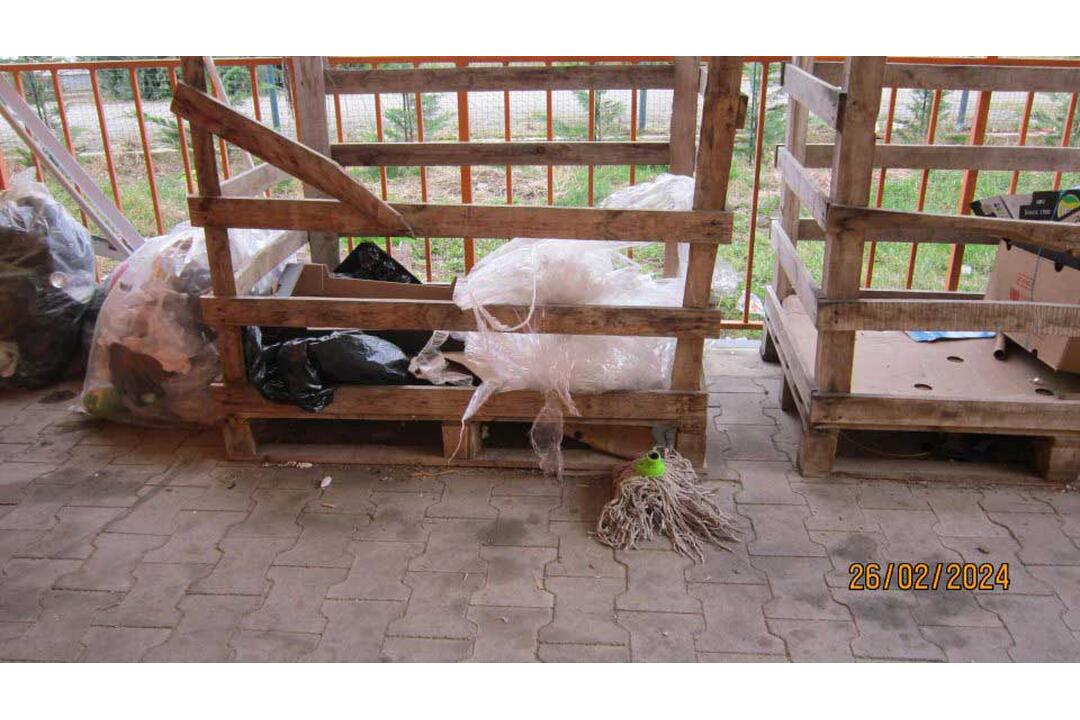 FOTO: Pleseň, exkrementy od hlodavcov aj potraviny po záruke. Toto sú najčastejšie nedostatky prevádzok, foto 11