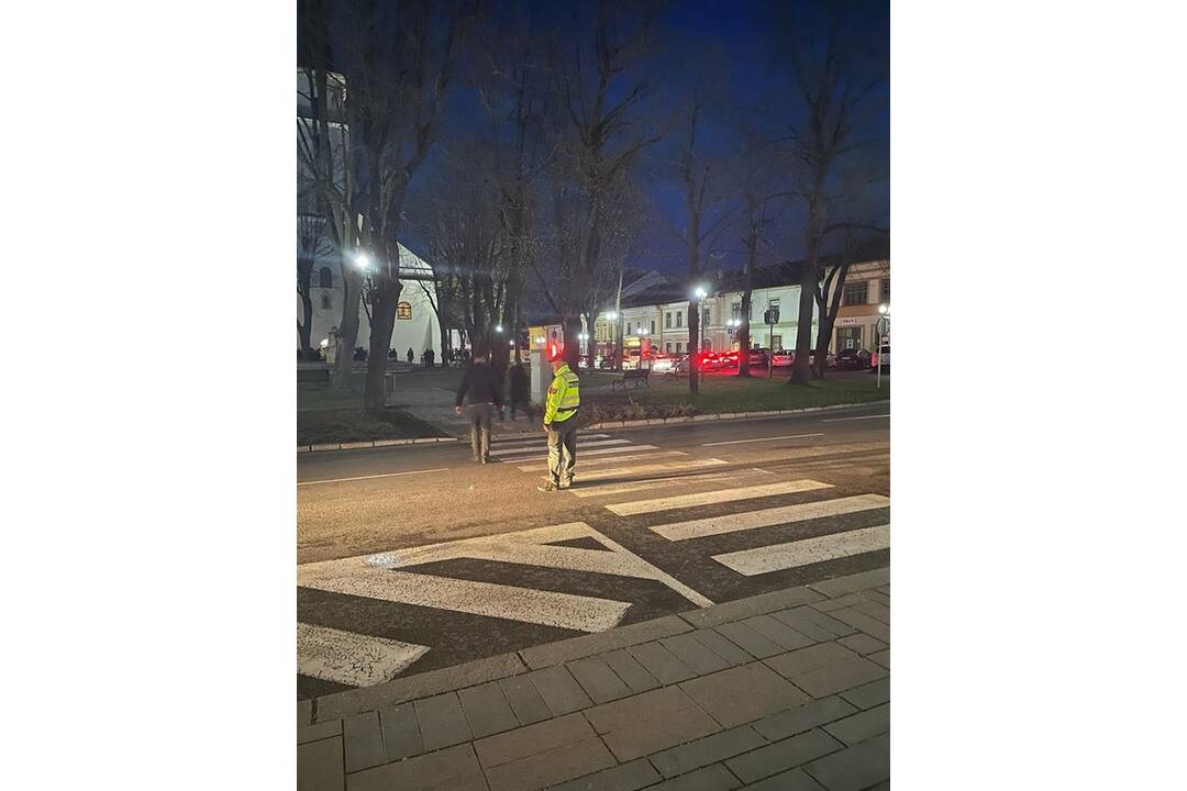 FOTO: V Starej Ľubovni sa schádzajú veriaci. Začala sa svätá omša za obete nehody v Spišskom Podhradí, foto 3