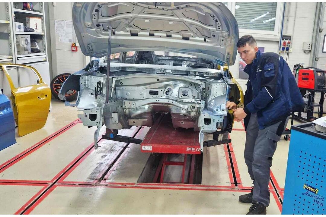 FOTO: Stredná odborná škola dopravná v Prešove a súťaž Autoopravár Junior 2024, foto 5