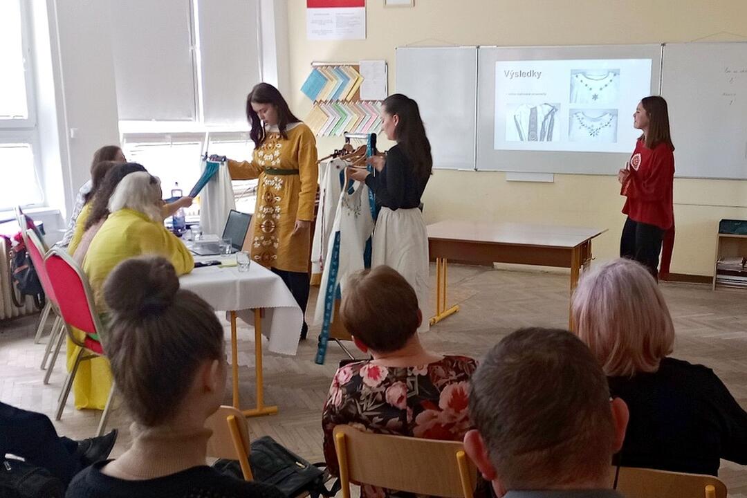 FOTO: Študentky strednej školy vo Svidníku získali prvé miesto na celoštátnom kole SOČ, foto 1