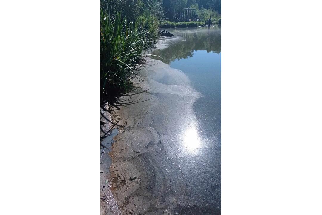 FOTO: Neporiadok vo vodnej nádrži Sigord, foto 1