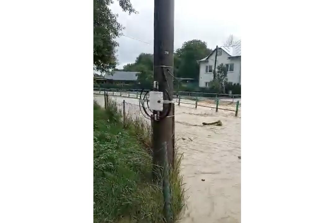 FOTO: Obce v Prešovskom kraji sú po búrkach pod vodou , foto 6