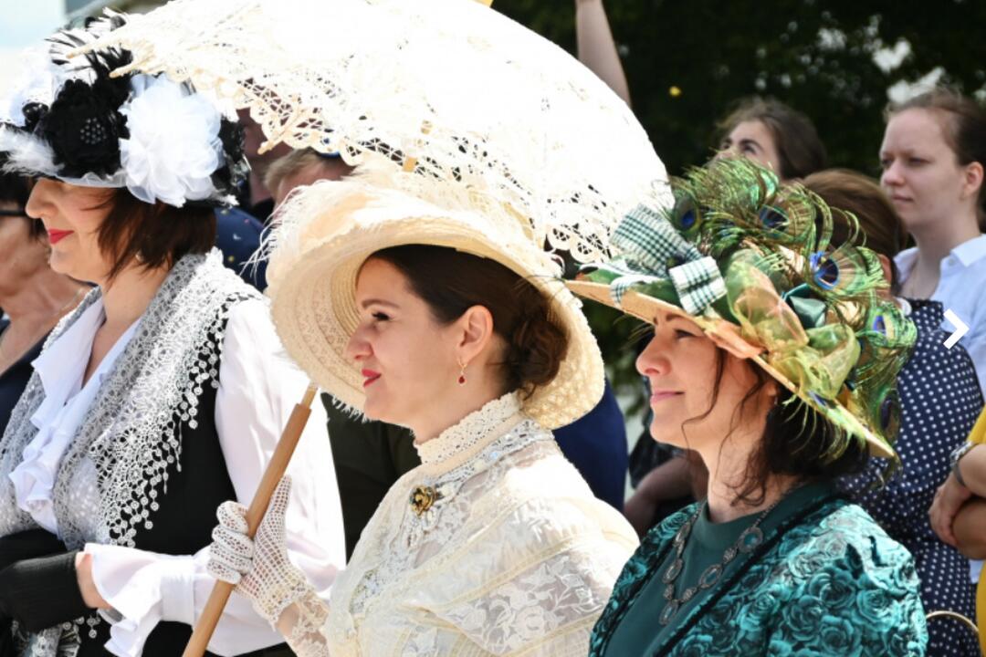 FOTO: Humenné sa vrátilo v čase. Ocitli sa v dobe prvej republiky, foto 4