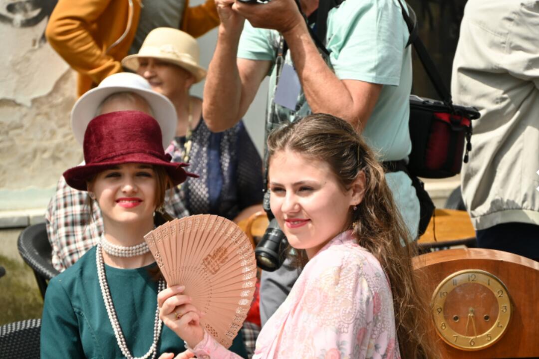 FOTO: Humenné sa vrátilo v čase. Ocitli sa v dobe prvej republiky, foto 7