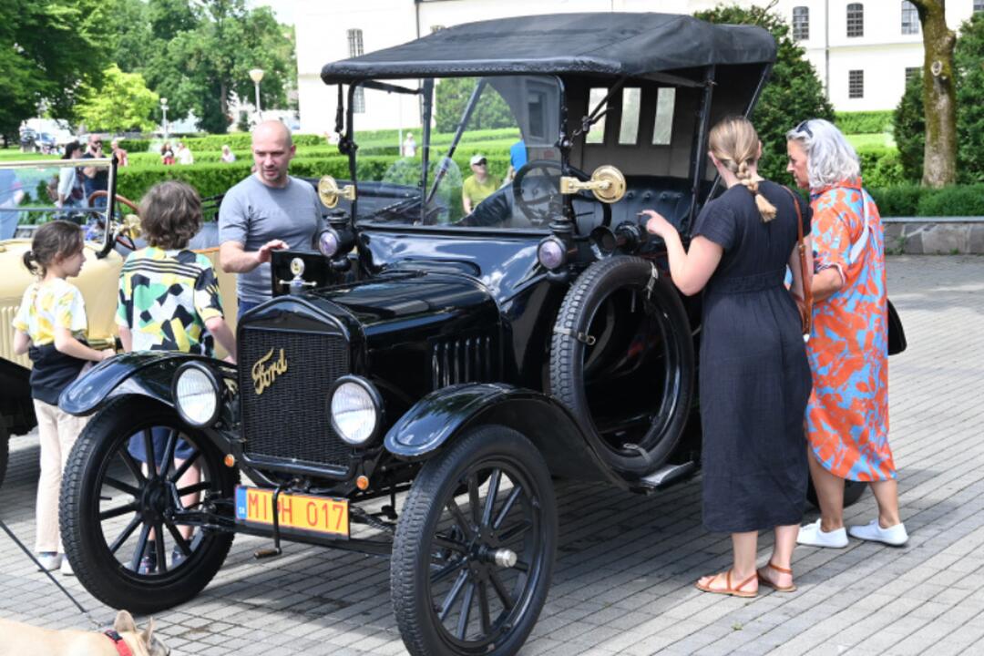 FOTO: Humenné sa vrátilo v čase. Ocitli sa v dobe prvej republiky, foto 15