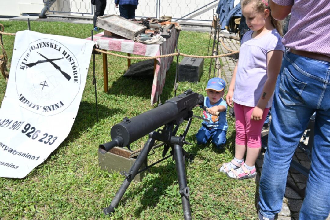 FOTO: Humenné sa vrátilo v čase. Ocitli sa v dobe prvej republiky, foto 17