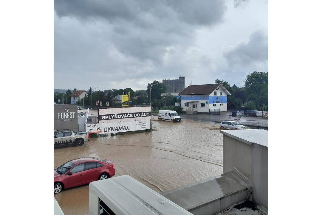 FOTO: Vranov nad Topľou zaplavila po prívalových dažďoch voda, foto 5