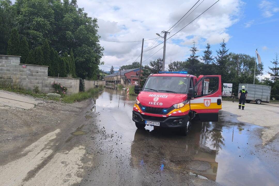 FOTO: Zatopená cesta v časti Kúty, foto 3