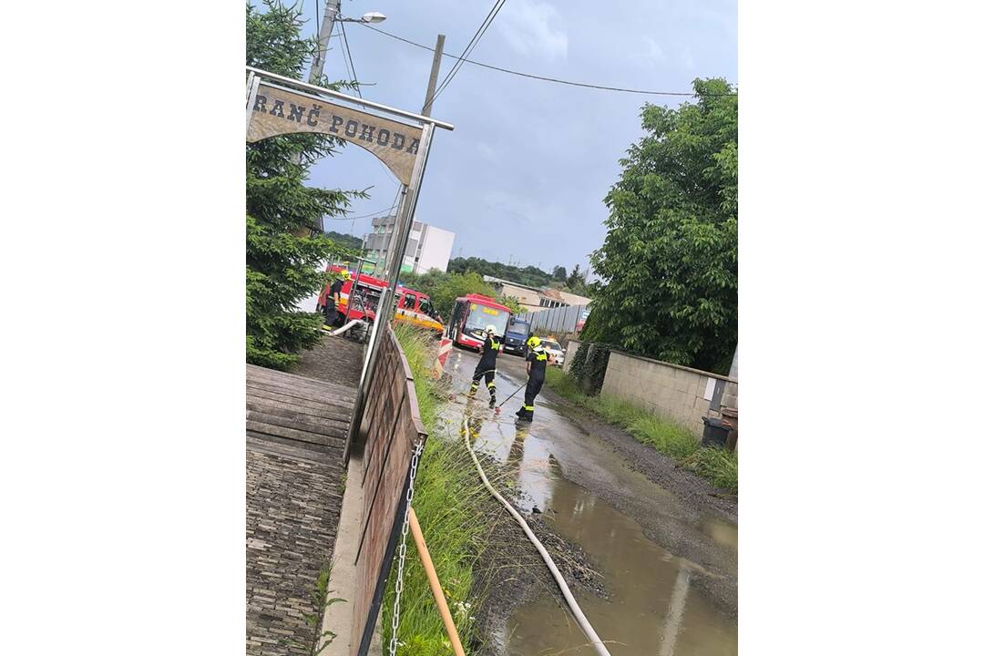 FOTO: Zatopená cesta v časti Kúty, foto 5