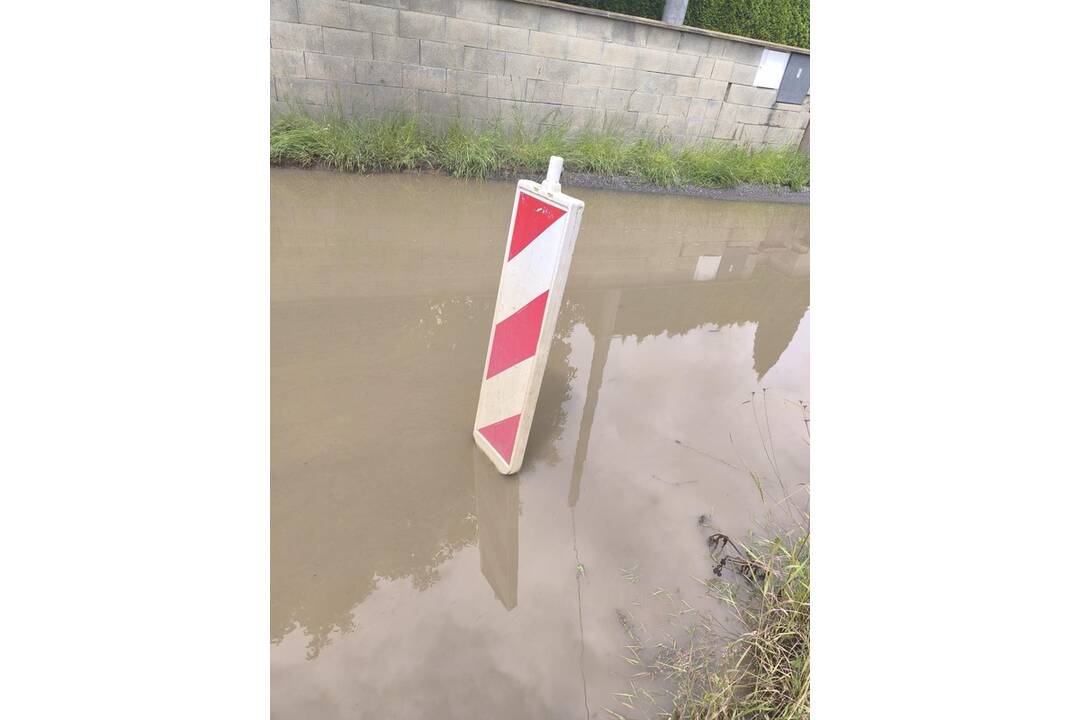 FOTO: Zatopená cesta v časti Kúty, foto 8