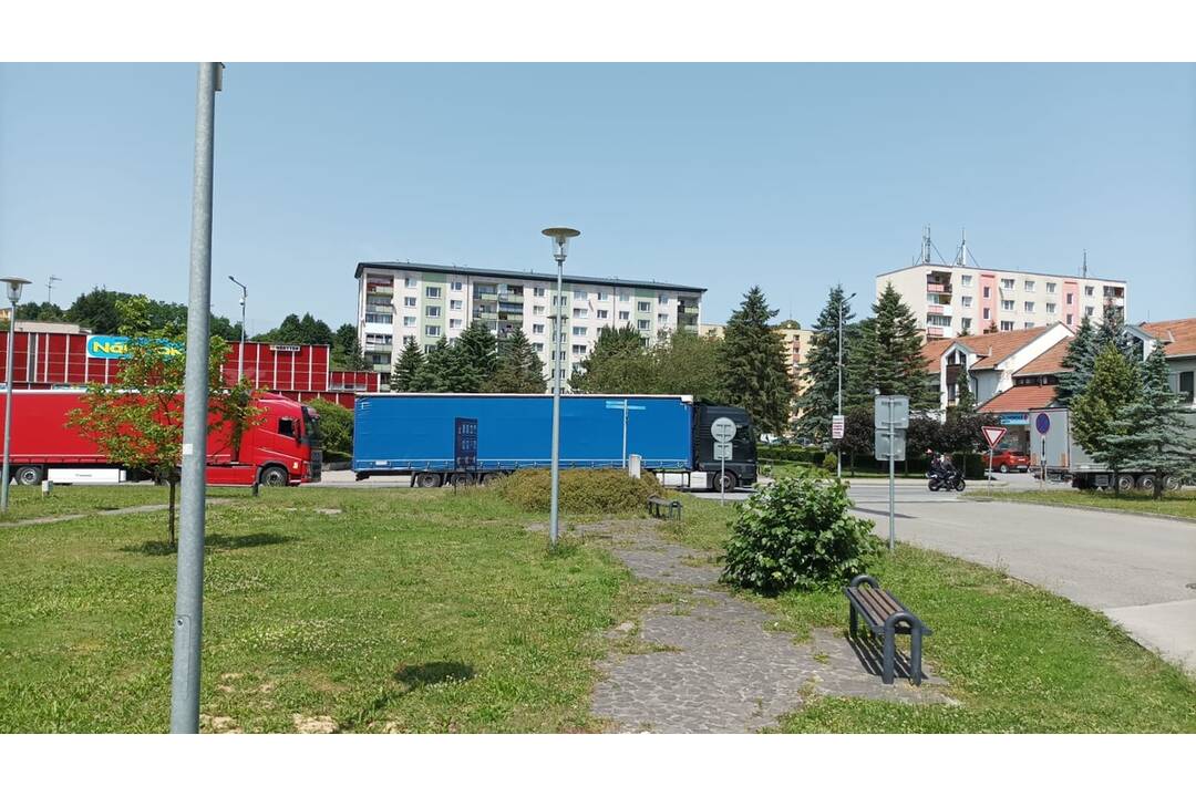 FOTO: V Giraltovciach došlo k dopravnej nehode, foto 3