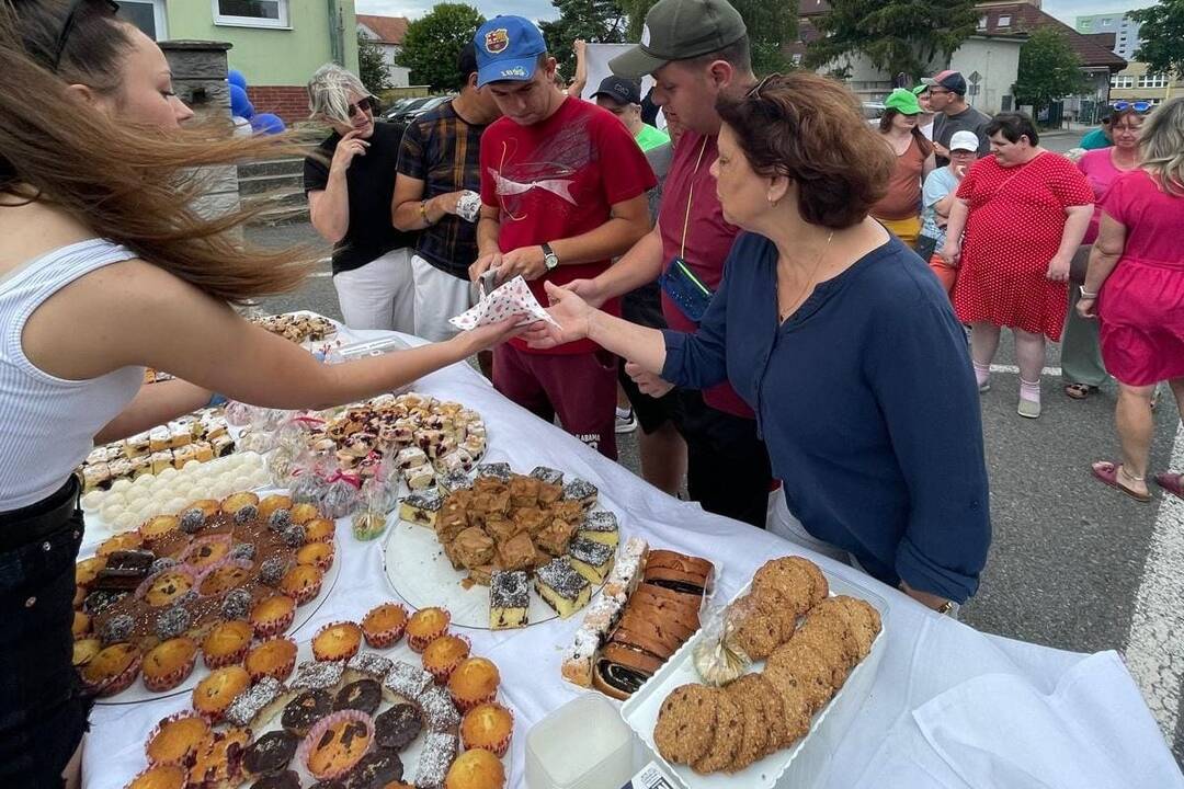 FOTO: Žiači Gymnázia v Stropkove napiekli dobrokoláče pre dobrú vec, foto 5