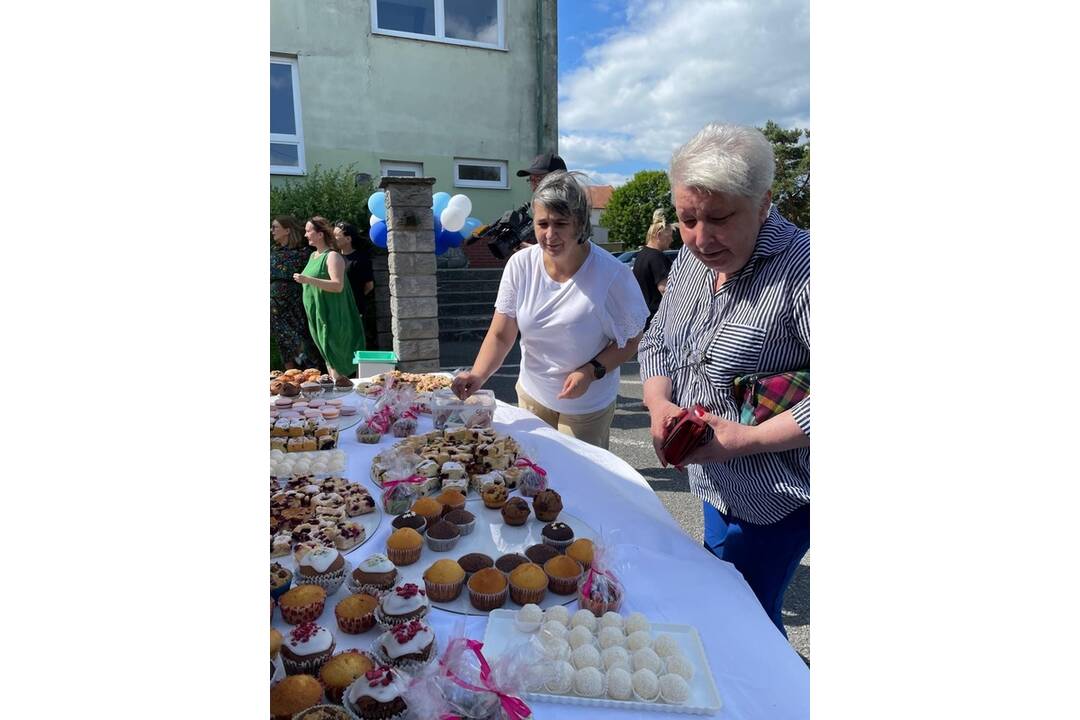 FOTO: Žiači Gymnázia v Stropkove napiekli dobrokoláče pre dobrú vec, foto 6