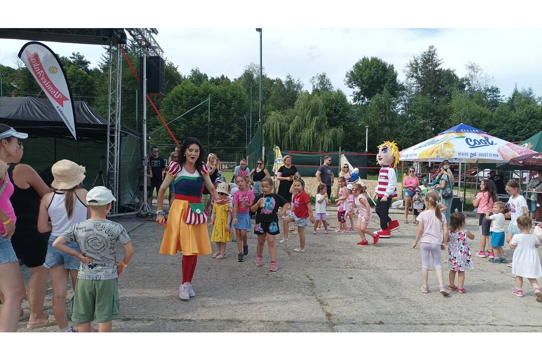 FOTO: Niekdajší riaditeľ Rádia Prešov Rudo Voit oslovuje detským festivalom, foto 3