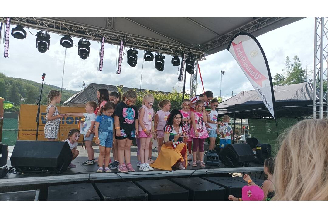 FOTO: Niekdajší riaditeľ Rádia Prešov Rudo Voit oslovuje detským festivalom, foto 4