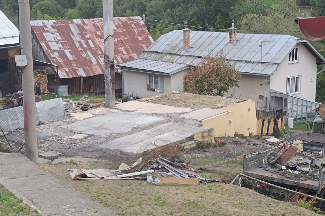 FOTO: Dom v Hraničnom zasiahol ničivý požiar, foto 2